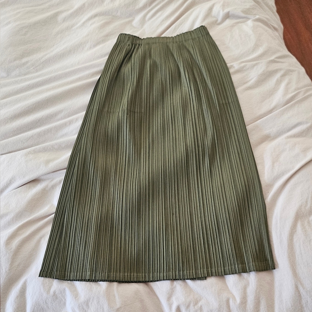 Issey Miyake pleated khaki skirt